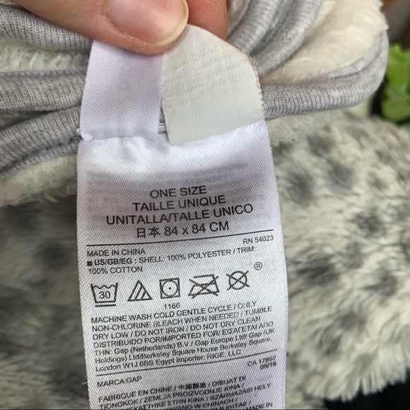 (2) Baby GAP Blankets & (1) Pottery Barn Baby Blanket - Picture 6 of 12